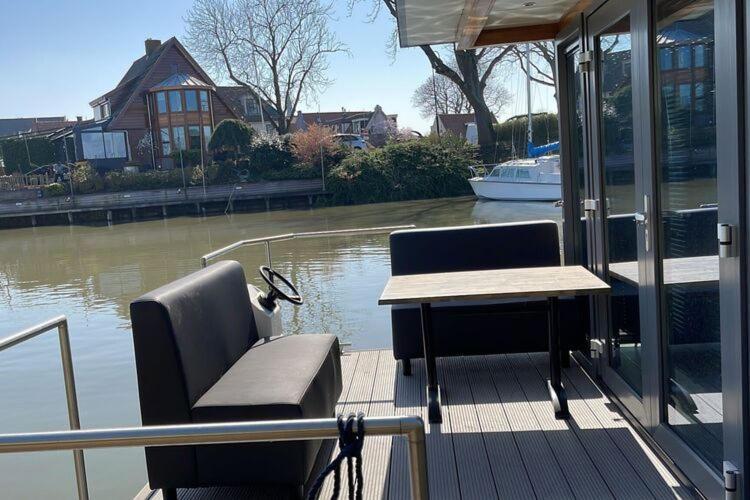 Waterfront Houseboat Near The Centre Hotel โมนนิคเคินดาม ภายนอก รูปภาพ